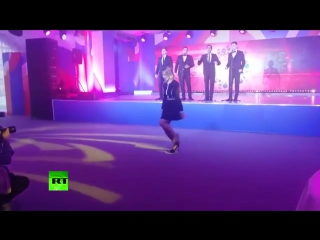 maria zakharova danced kalinka for journalists